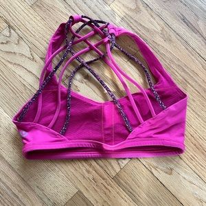 Lululemon size 4 free to be wild pink